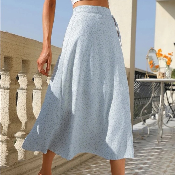 Ditsy Floral Tie Side Wrap Skirt - Picture 6 of 12